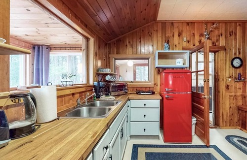 Newfield House | The Cottage on Rockhaven Lake