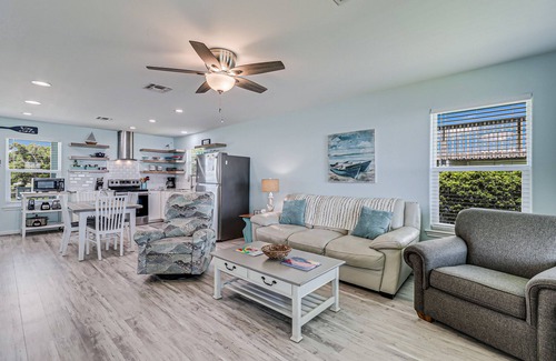 Rockport House | The Cottage on Salt Lake | Private Dock, Grill & Yard | Near Beach
