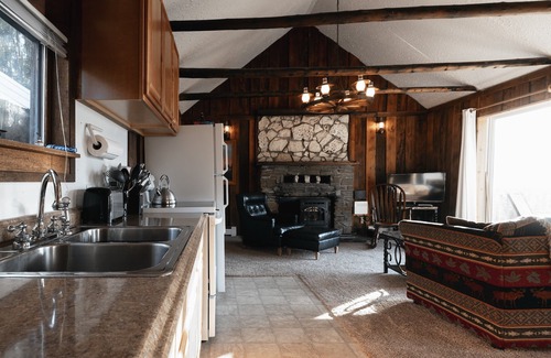 Haines Cottage | The Cottage ~ quiet downtown home, stunning view, walking distance to everything
