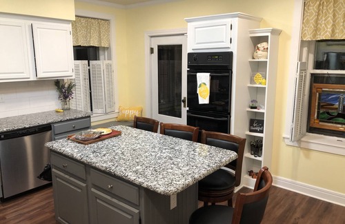 Hamilton Bed & Breakfast | The Cottage Room at Shoal Creek B&B