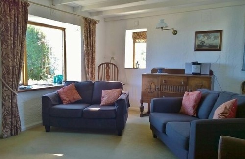 Wiseman's Bridge Cottage | The Cottage - Sea Views, Direct Access to Beach