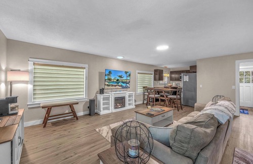 Seal Rock House | The Cottage Seal Rock: Ideal blend of Pacific Northwest charm.