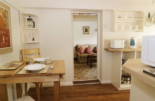 Pershore Cottage | THE COTTAGE, with a garden in Elmley Castle