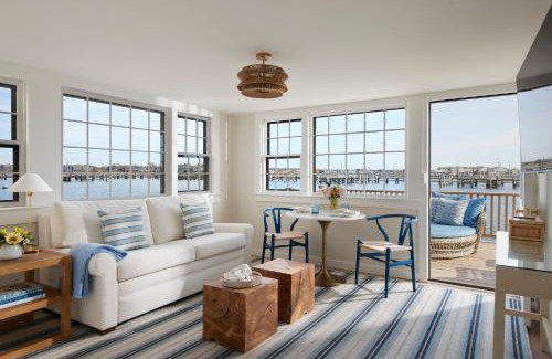 Nantucket Town Hotel | The Cottages at Nantucket Boat Basin