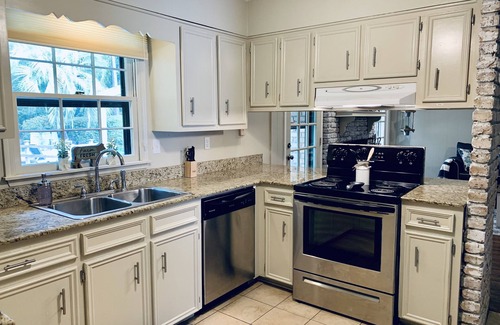 Saint Elmo House | The Country Carriage: POOL home- sleeps 8 guests!