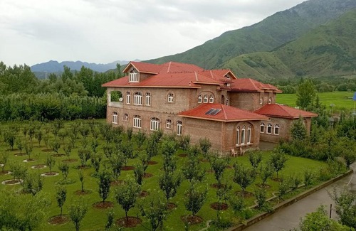 Brein Villa | The Country Hills Villa