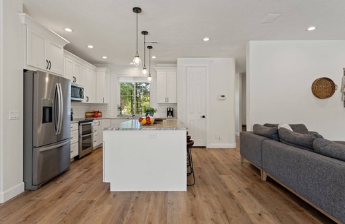 Hurricane House | The Country House: 9 Miles to Sand Hollow, HUGE Private Pool, Parking for 13!