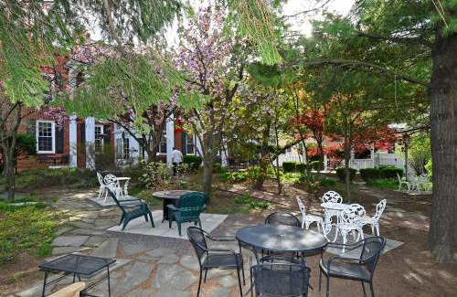 Berkeley Springs Hotel | The Country Inn of Berkeley Springs