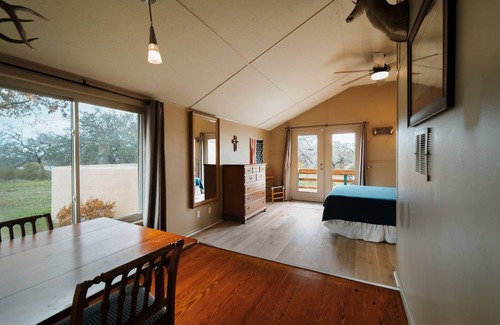 Johnson City Other | The Country Life Experience, Close to Distilleries, Wineries, and Wedding Venues