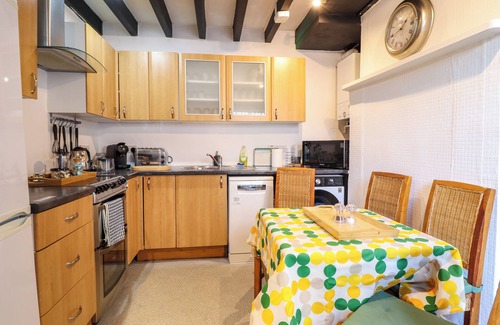 Llangollen Cottage | THE COURTYARD COTTAGE, pet friendly, with a garden in Llangollen