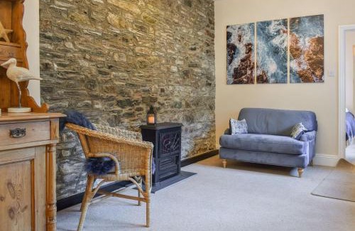Salcombe Apartment | The Courtyard