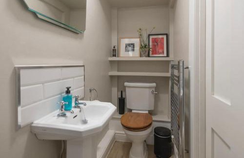 Bath Apartment | The Courtyard Georgian Apartment - 2 Bedrooms
