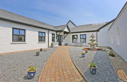 Bunratty House | The Courtyard Guesthouse B&B