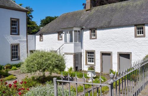 Forfar House | The Courtyard Suite