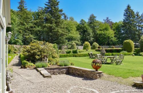 Forfar House | The Courtyard Suite