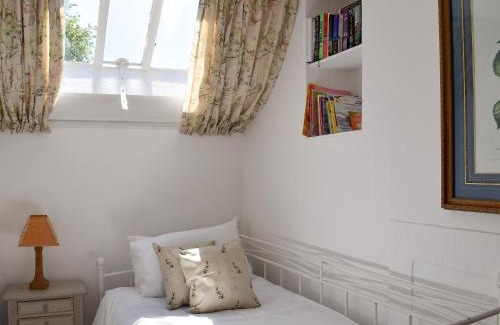 Forfar House | The Courtyard Suite