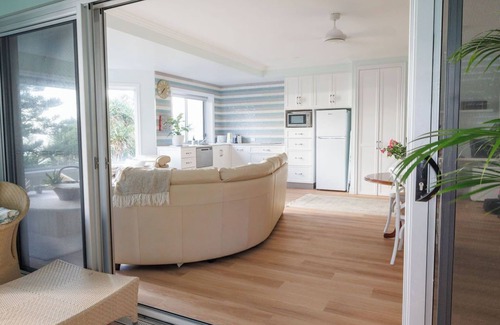 Emu Park Apartment | The Cove - 15 Alexander Street, Emu Park