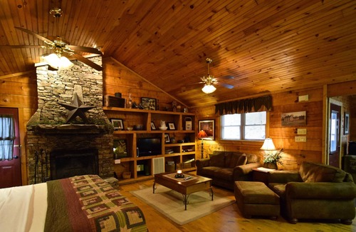 Townsend Cabin | The Cove - Another Nature Lover's Paradise