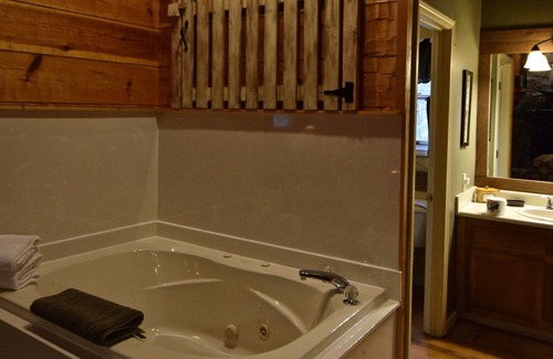 Townsend Cabin | The Cove - Another Nature Lover's Paradise