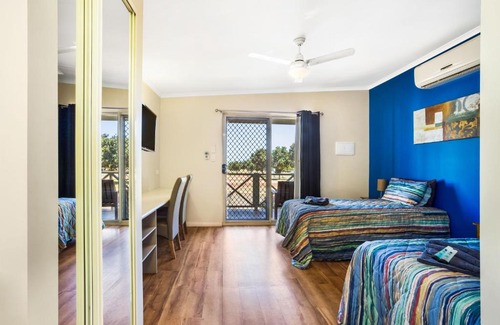 Point Samson Hotel | The Cove Holiday Village