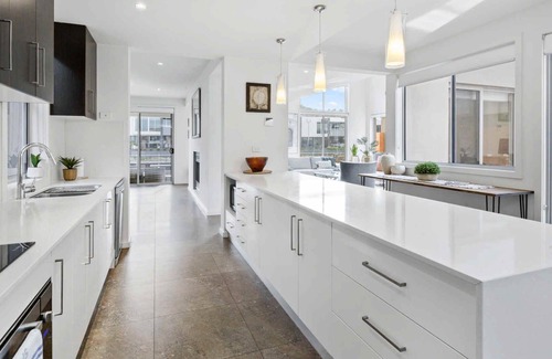 Safety Beach House | The Cove - Luxury Waterfront Accommodation