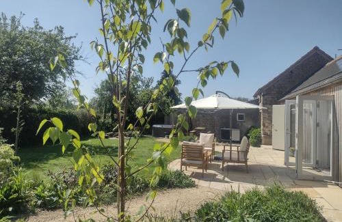 Dursley House | The Cow Byre