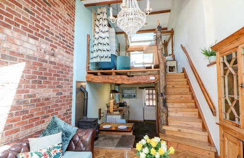Kirkby Stephen Cottage | THE COW BYRE, luxury holiday cottage, with open fire in Barras