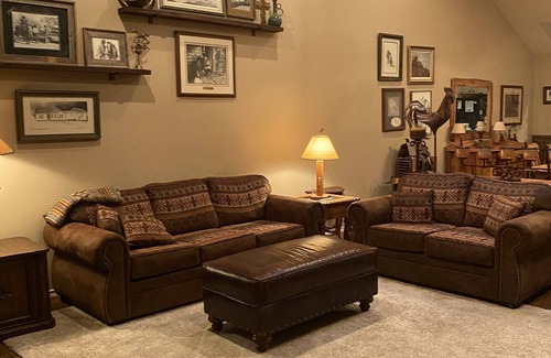Lubbock House | The Cow Palace! Beautiful 3/2 townhouse with a western flair!