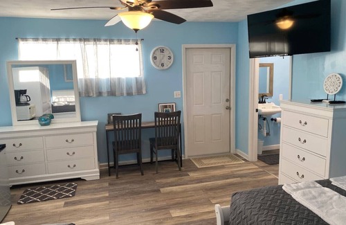 Carrabelle Apartment | The Coyster @ COLE'S LODGE