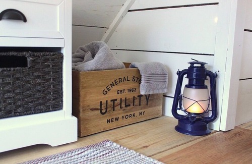 Unorganized Centre Parry Sound Cabin | THE COZY CABIN: A cheerful getaway in the scenic Almaguin Highlands.