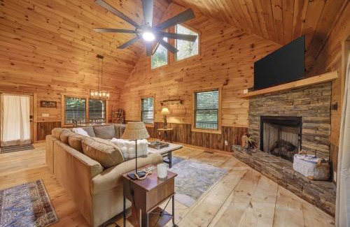 Blue Ridge House | The cozy cabin get away with hot tub