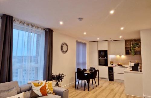 Alperton Apartment | The Cozy Cloud - Modern Apartment- Wembley stadium- Parking