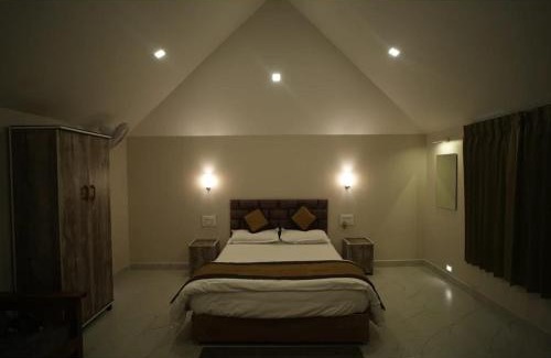 Kakabe House | The Cozy Clouds Hill Stay