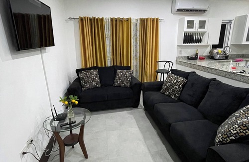 Runaway Bay Apartment | The Cozy Corner at the Palazzo