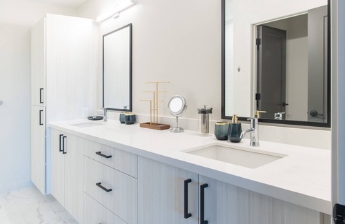 Manhattan Apartment | The Cozy Corner KSMAFI3022-112