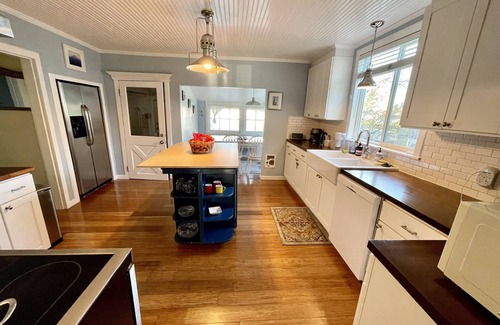 North End House | The Cozy Farmhouse in North End Tacoma: walking distance to Proctor and UPS