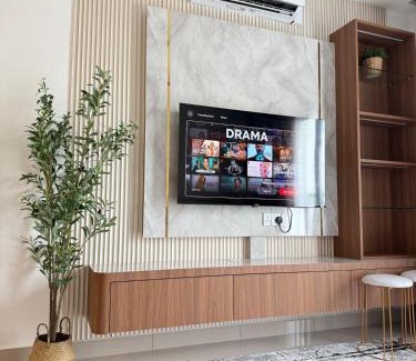 Central District Apartment | The Cozy Nest Luxury apartment JB 10 pax