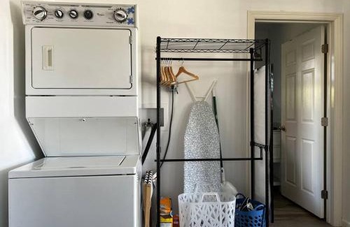 El Camino Village Apartment | The Cozy Oasis - A Renovated and Modern Studio near LAX + SoFi + Beaches + Freeway