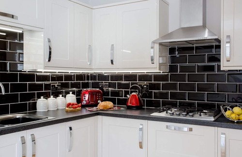 Appledore Cottage | THE CRAB SHELL, pet friendly, country holiday cottage in Appledore