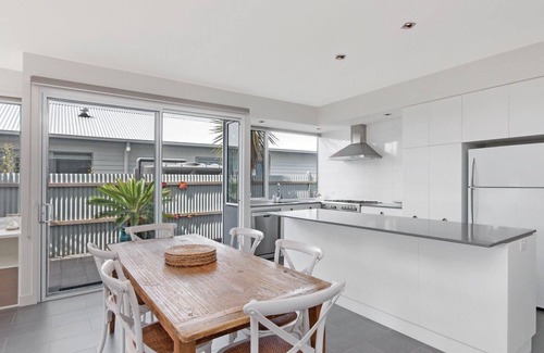 Port Fairy House | The Craic - Modern & Central Townhouse
