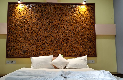 Kolkata Hotel | The Creek Club