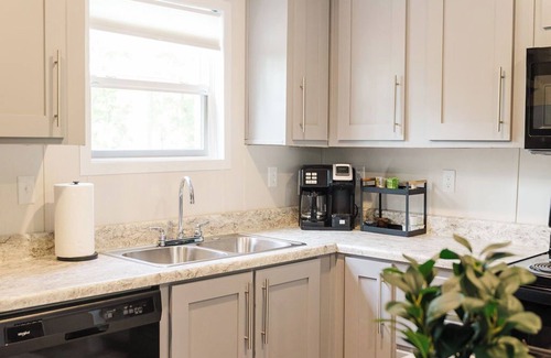 Leland House | The Creek Cottage - Waterfront Rental, Waterfront Rental Near Downtown Wilmington