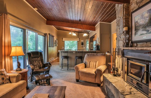 Rapid City Cabin | The Creek Front Cabin - 2 BR, 2 BA - huge 40' deck - Million Dollar Setting!