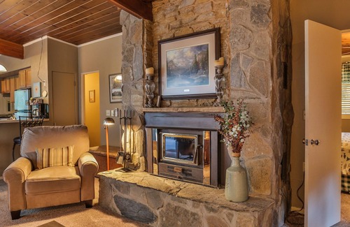 Rapid City Cabin | The Creek Front Cabin - 2 BR, 2 BA - huge 40' deck - Million Dollar Setting!