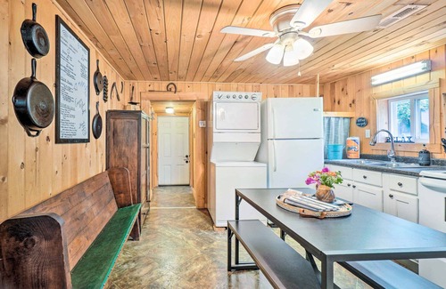 Newcomb House | 'The Creek' Winfield Gem: 73 Acres of Privacy
