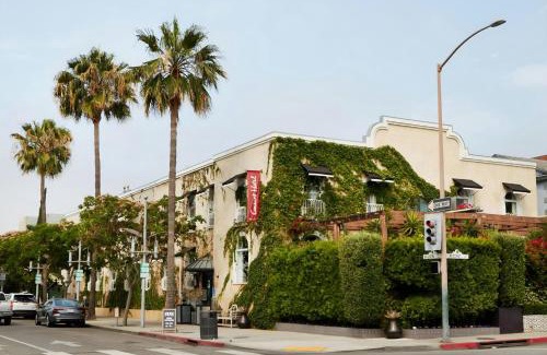 Beverly Hills Hotel | The Crescent Hotel Beverly Hills, Sonder by Marriott Bonvoy