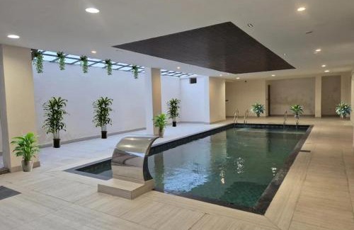 Mali Colony Hotel | The Crescent