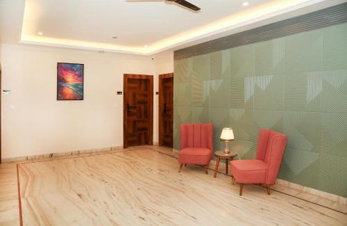 Mali Colony Hotel | The Crescent