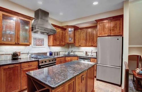 North Park City Apartment | The Crescent Ridge, 2BR Ski Condo, Walk to Lifts!