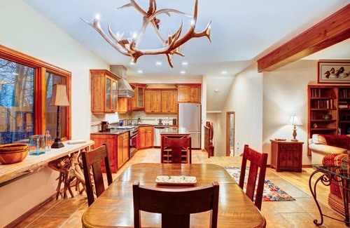 North Park City Apartment | The Crescent Ridge, 2BR Ski Condo, Walk to Lifts!